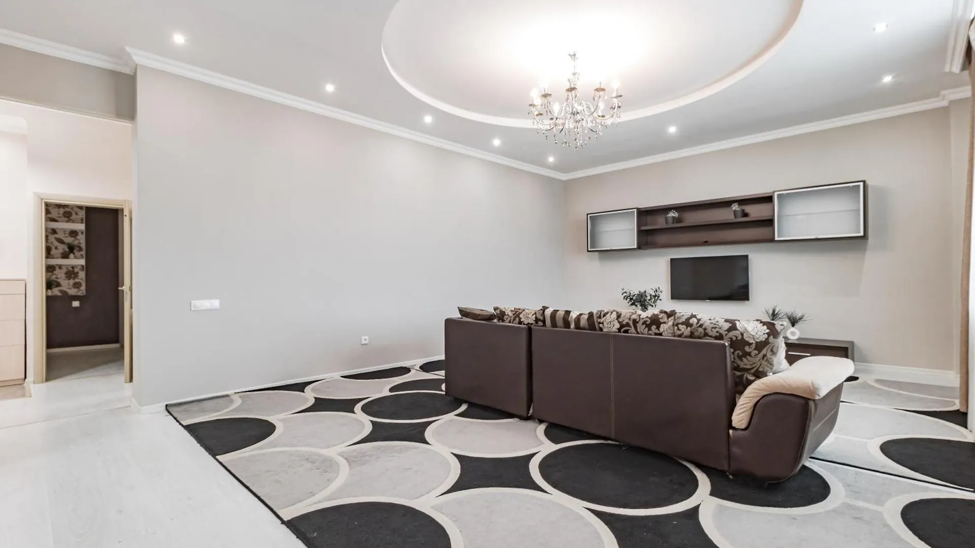 Spacious Near The Bayterek Monument Nur-Sultan  Apartment