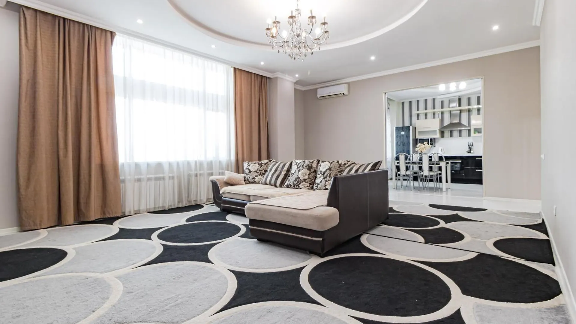 Spacious Near The Bayterek Monument Nur-Sultan