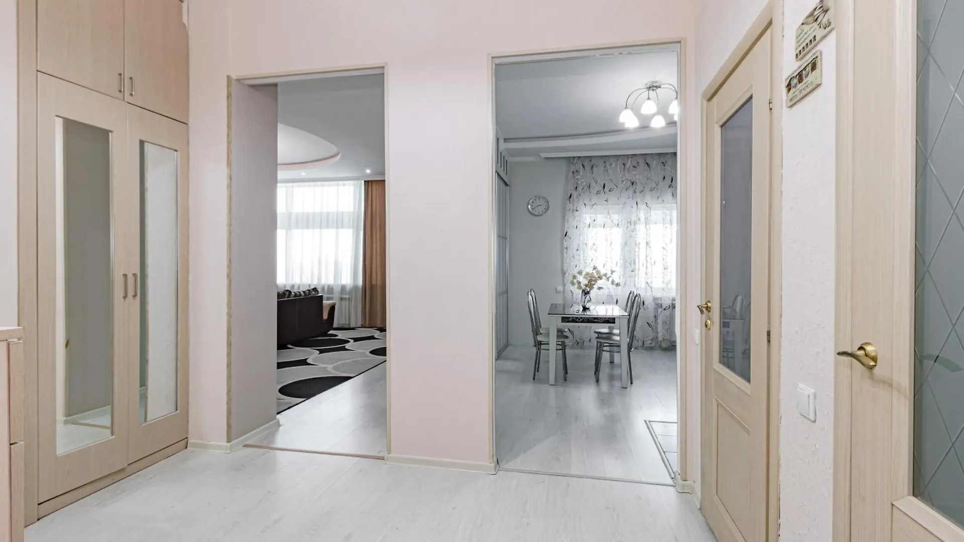 Apartment Spacious Near The Bayterek Monument Nur-Sultan